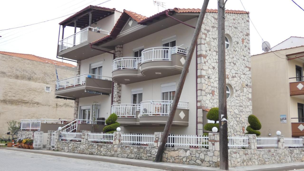 Villa George Giov Sarti Buitenkant foto